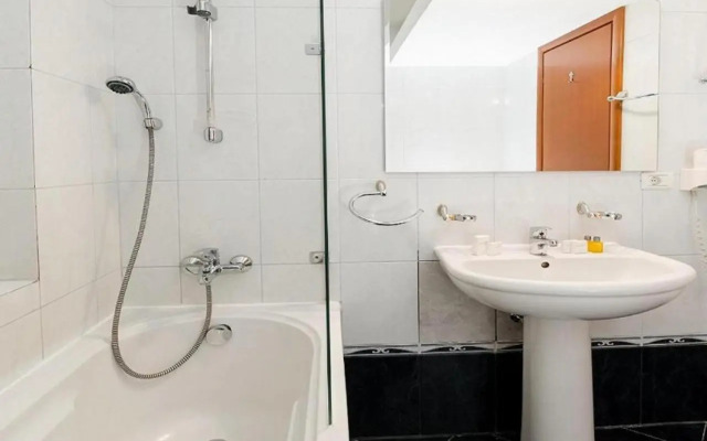 Hotel Pension De Lux