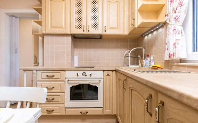 Bright & Cozy 1BD Flat with a Charming Terrace