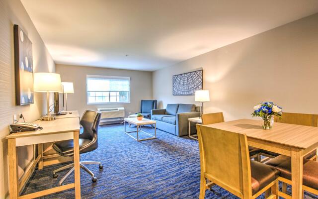 Best Western Plus Media Center Inn & Suites