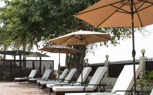 Al Qurum Resort