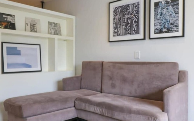w Elegant Loft Near Boardwalk in Barranco