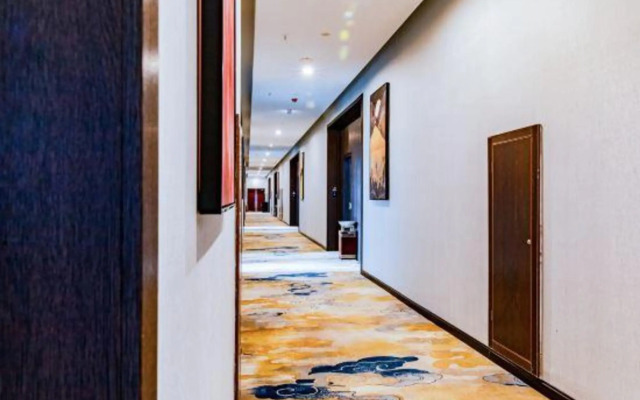 Longcheng Business Hotel