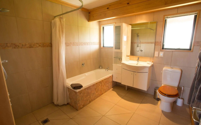 Birds Ferry Lodge & Ferry Mans Cottage