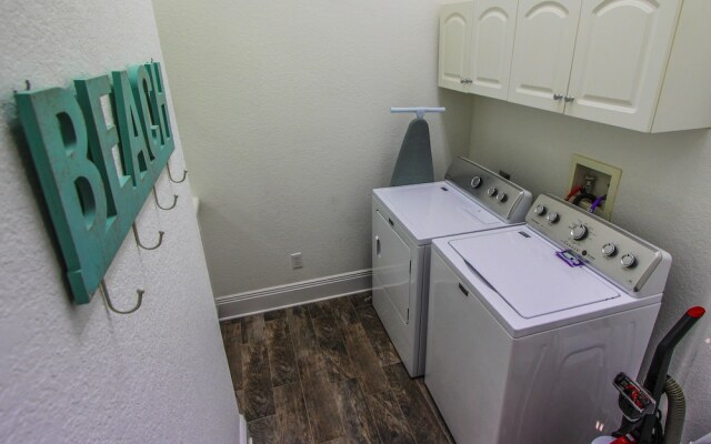 High Tide 7 Bedroom Apartment by BnD