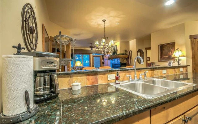 3105 Champagne Lodge,Trappeurs