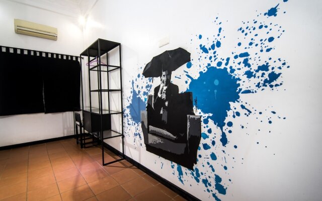 Funky Flashpacker Party Hostel