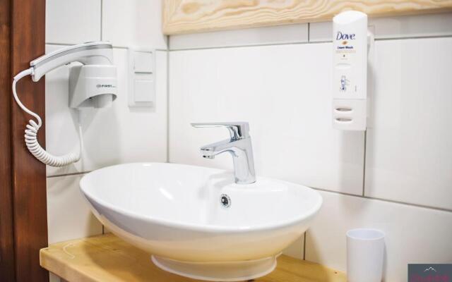 Stachelisko - domki i pokoje