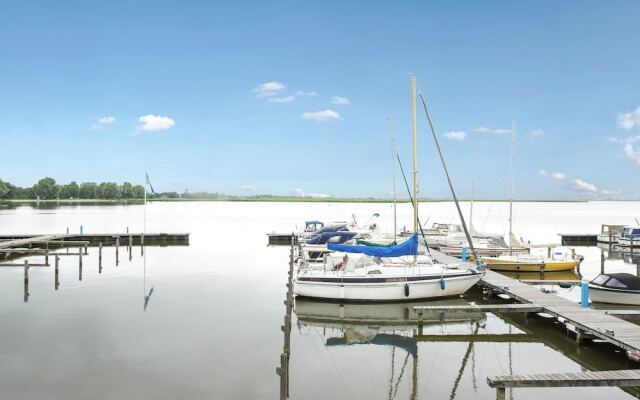 Tidy apartment with dishwasher, close to Amsterdam