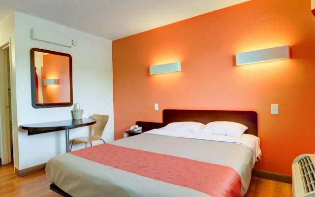 Days Inn by Wyndham Kansas City Northeast