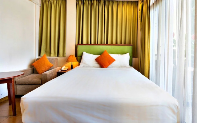 HANZ LakeView Hotel Hanoi