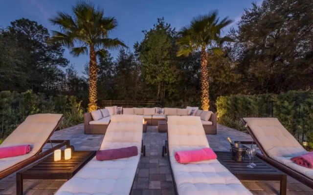 W216 - 5 Bedroom Luxury Villa Near Disney