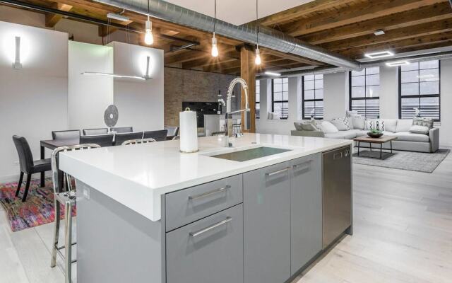 3 BDR Downtown Luxury Loft-spacious, Safe & Secure