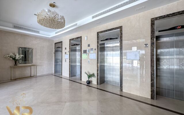 1 Bedroom Apartment with Panoramic Marina Views	