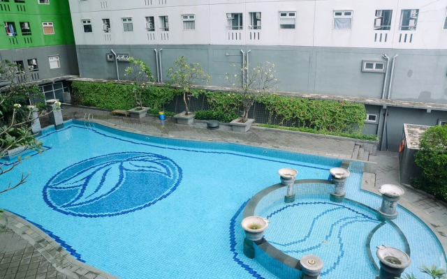 Tidy 2BR with Modern Design Green Pramuka City Apartment