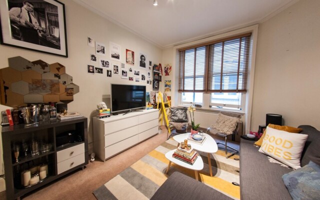 Cosy, Modern Flat in Covent Garden