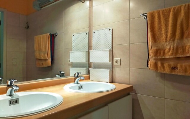 Stunning Apartment in Oostende With Wifi and 2 Bedrooms