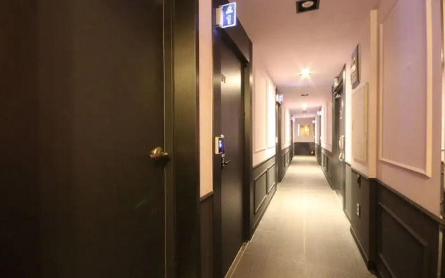 Louis Hotel Busan Beomildong