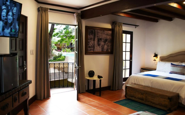 Casa de Adobe Gallery & Luxury Boutique
