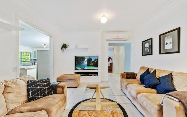 SEAWARD Werri Beach Gerringong 4pm check out Sundays