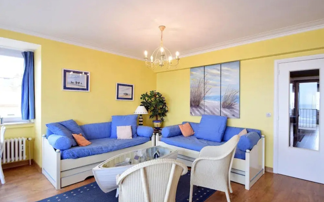 Seaview Stay w/ Parking