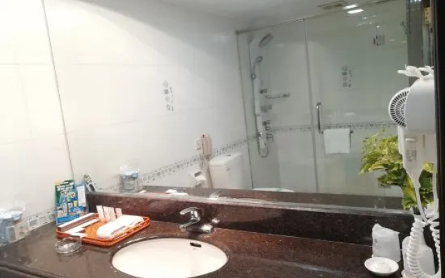 Huayuan Hotel – Bathroom – Guangzhou