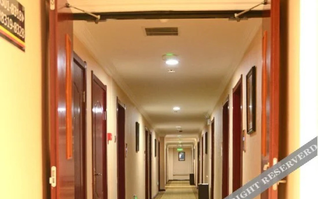 Super 8 Dingxi Railway Station Minzhu Street