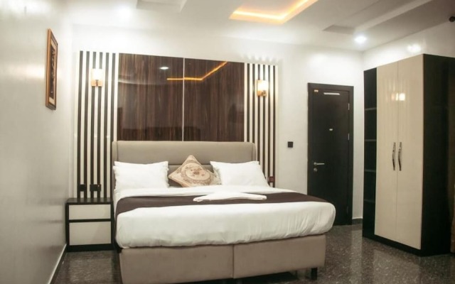 De Baylux Hotels & Suites