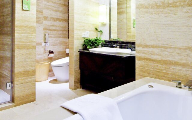 White Horse Lake Jianguo Hotel