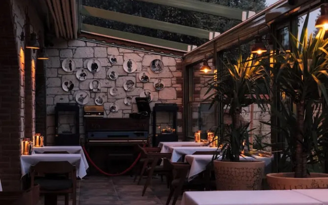 ACC Olives Hotel & Restaurant