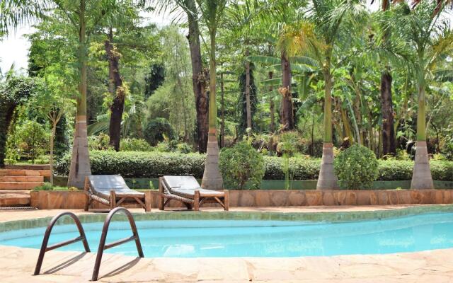 Chanya Lodge