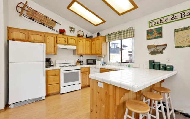 Bear Claw Bungalow #379