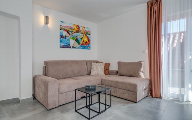 Apt With Terrace and sea View, in Heart of Split