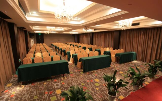 New World Hotel (Lishui High-speed Railway Station Wandi Square Store)