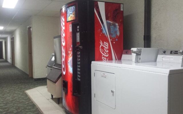 Maple Creek Motor Inn