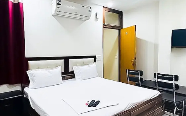 Roomshala 142 Bed Chamber South ex