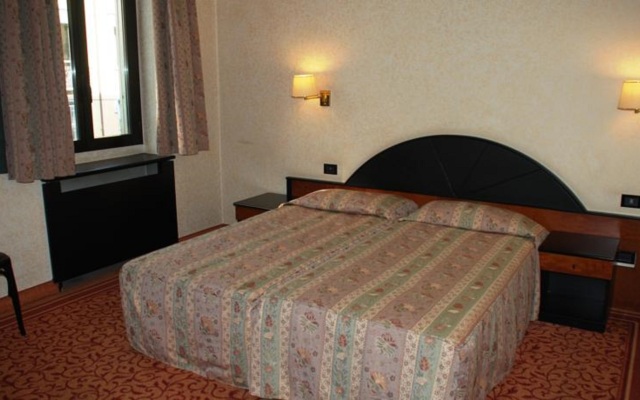 Отель Demidoff Hotel Milano