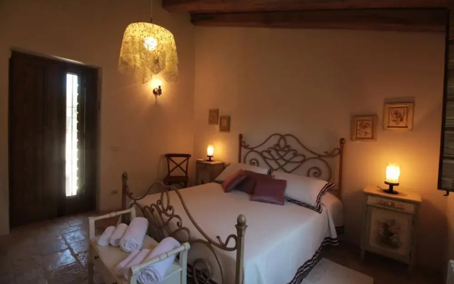 TD Trulli di Montaltino With Stunning Huge Pool