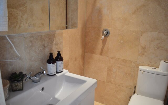 North London Studio With Wifi and Garden