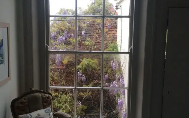 Bolt Hole Earnley