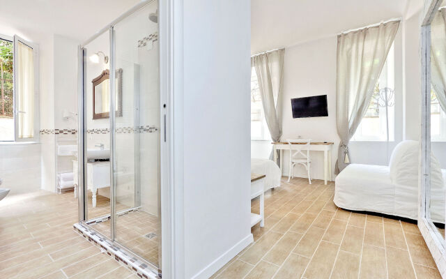 Giuliana Charming Rooms