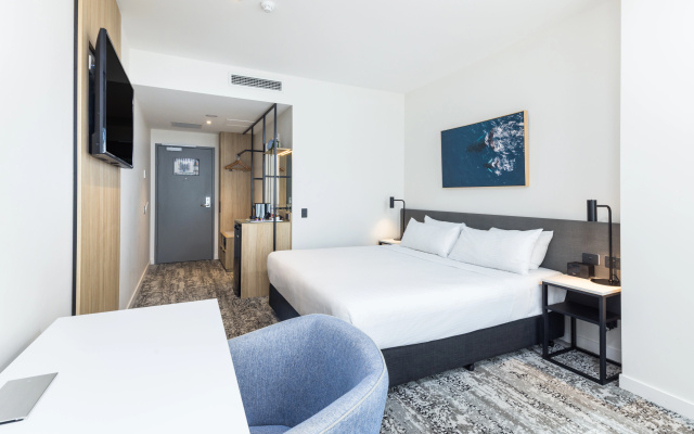 Oaks Cairns Hotel – Guest Rooms – Cairns