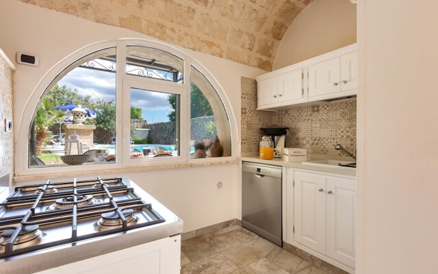 1966 Villa Medici Alla Macchia by Perle di Puglia