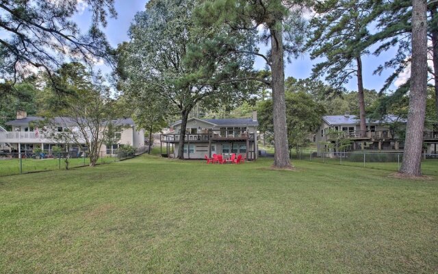 Deck, Fire Pit: Waterfront Lake Hamilton Home