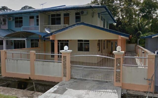 OYO 90310 E Homestay Permai Timur