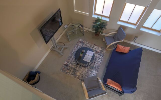 Gorgeous Guesthouse Near Amazing Downtown