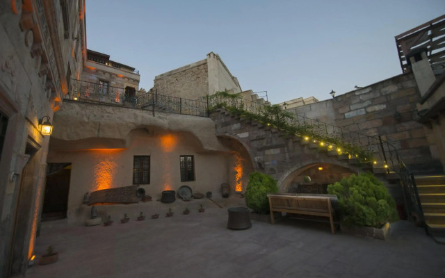 Vineyard Cave Hotel