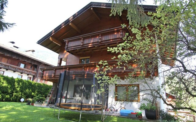 Beautiful Apartment In Fugen Tyrol With Parking