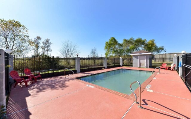 Americas Best Value Inn & Suites Winnie
