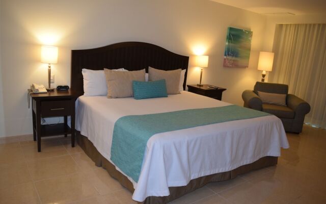 Astur Hotel y Suites