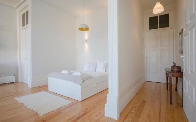 Liiiving - Downtown Spacious Studio